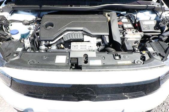 Opel Corsa HYBRID 145 ULTIMATE Blanc