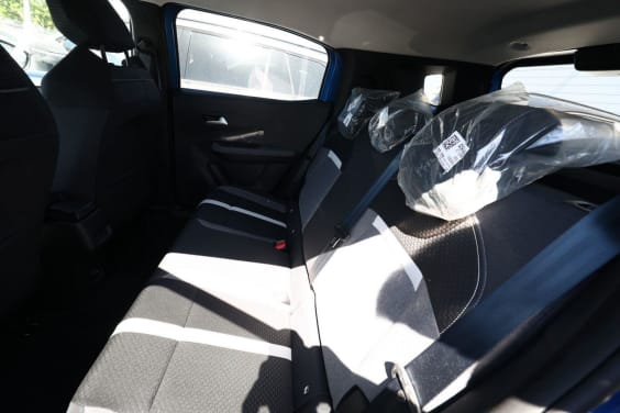 Opel FRONTERA 1.2 HYBRID 145 AT6 GS Bleu