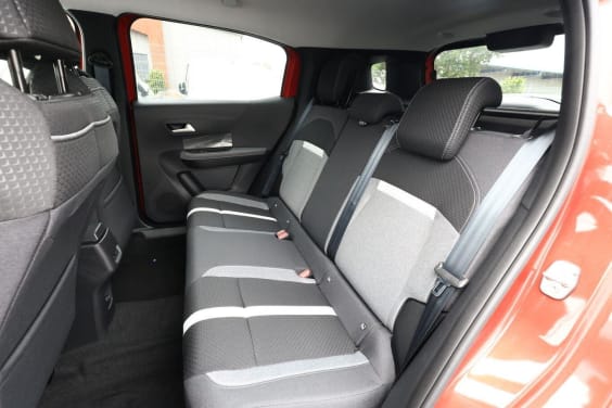 Opel FRONTERA 1.2 HYBRID 145 AT6 GS Orange