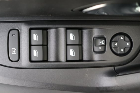 Peugeot 2008 Allure Hybrid 145 hp e-DSC6 Black