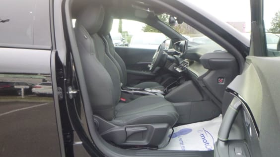 Peugeot 2008 Hybrid 145 e-DCS6 GT Noir Perla Nera