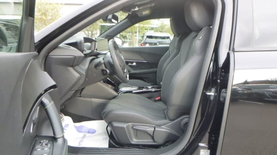 Peugeot 2008 Hybrid 145 e-DCS6 GT Noir Perla Nera