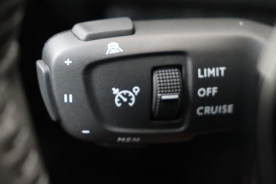 Peugeot 2008 Turbo 100 ch BVM6 Allure Grey