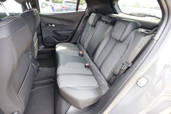 Peugeot 2008 Hybrid 145 e-DCS6 Allure Gris
