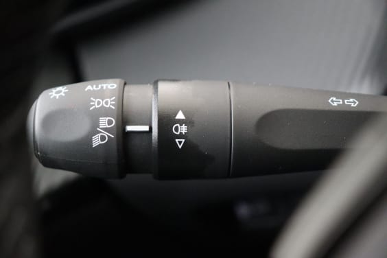 Peugeot 2008 Turbo 100 ch BVM6 Allure White