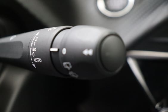 Peugeot 2008 Allure Hybrid 145 hp e-DSC6 Black