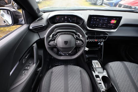 Peugeot 2008 Hybrid 145 e-DCS6 Allure Noir