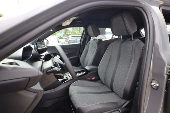 Peugeot 2008 Hybrid 145 e-DCS6 Allure Gris