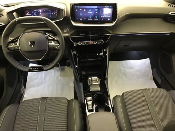 Peugeot 2008 GT Hybrid 145 hp e-DSC6 Blanc Okenite