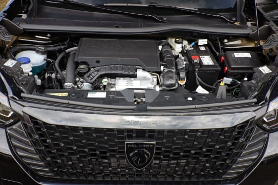 Peugeot 2008 Hybrid 145 e-DCS6 Allure Noir
