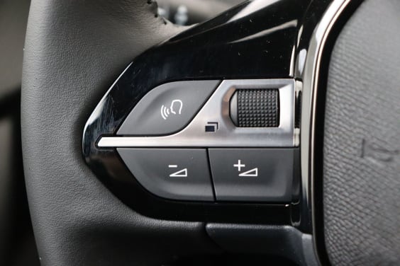Peugeot 2008 Turbo 100 ch BVM6 Allure Grey