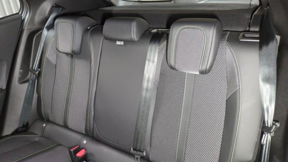 Peugeot 2008 Hybrid 145 e-DCS6 GT Gris Artense / Toit Noir