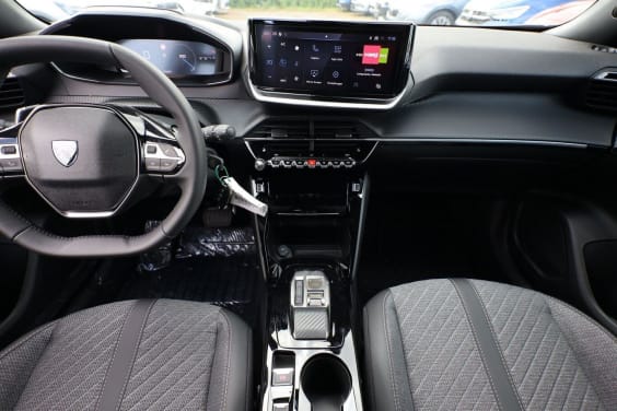 Peugeot 2008 Hybrid 145 e-DCS6 Allure Noir