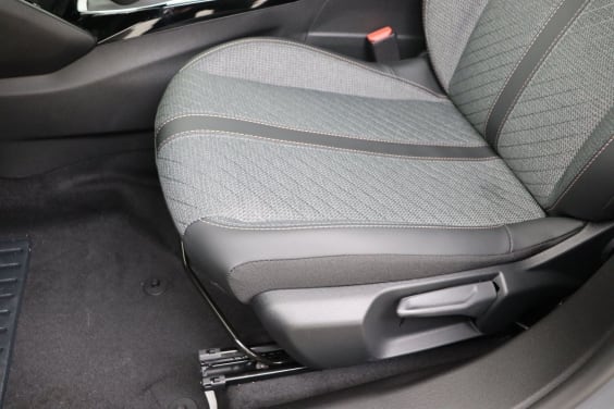 Peugeot 2008 Turbo 100 ch BVM6 Allure Grey
