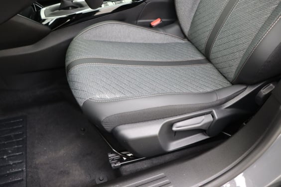 Peugeot 2008 Turbo 100 ch BVM6 Allure Grey