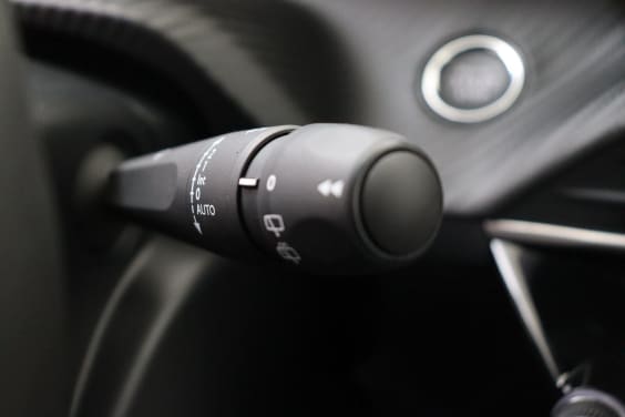 Peugeot 2008 Allure Hybrid 145 hp e-DSC6 Grey