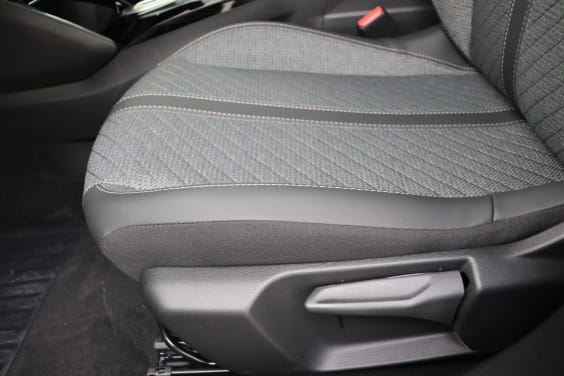Peugeot 2008 Allure Hybrid 145 hp e-DSC6 Black