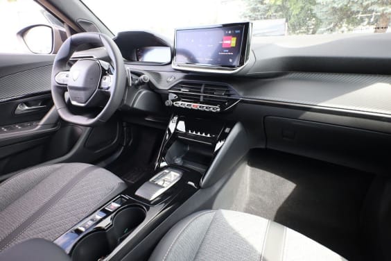 Peugeot 2008 Hybrid 145 e-DCS6 Allure Gris