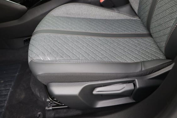 Peugeot 2008 ALLURE HYBRID 145 E-DSC6 Blue