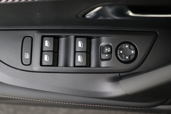 Peugeot 2008 Allure Hybrid 145 hp e-DSC6 Grey