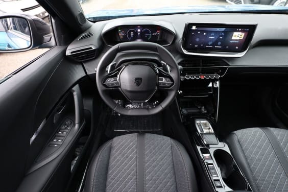Peugeot 2008 HYBRID 145 ALLURE Bleu