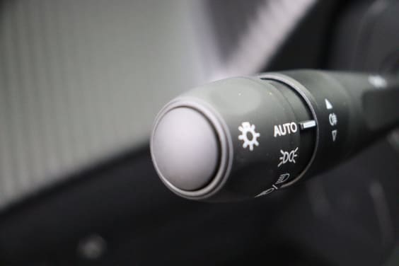 Peugeot 2008 Allure Hybrid 145 hp e-DSC6 Black