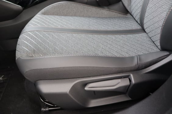 Peugeot 2008 Allure Hybrid 145 hp e-DSC6 Black