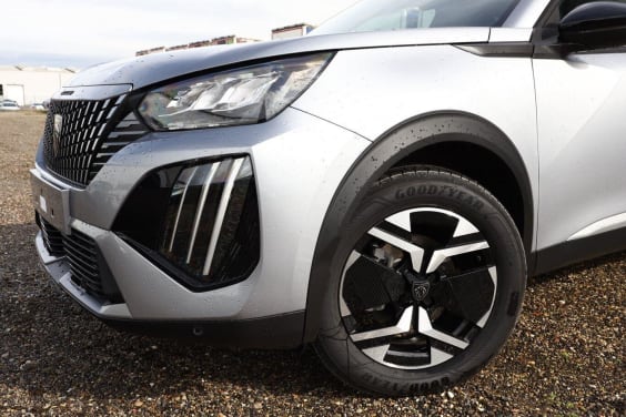 Peugeot 2008 Hybrid 145 e-DCS6 Allure Argent