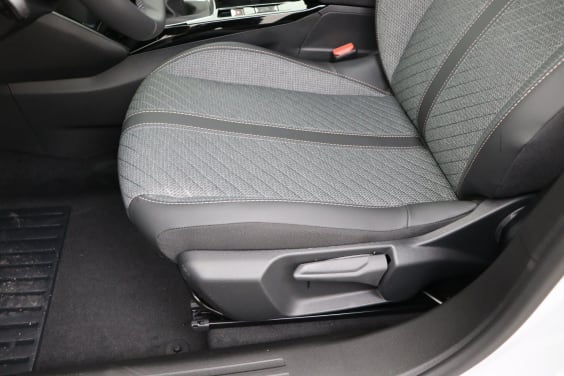Peugeot 2008 Turbo 100 ch BVM6 Allure White