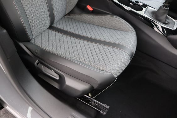 Peugeot 2008 Turbo 100 ch BVM6 Allure Grey