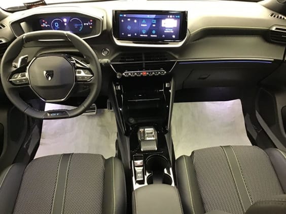 Peugeot 2008 HYBRID 145 Gt  1.2 HYBRID 136 gris artense