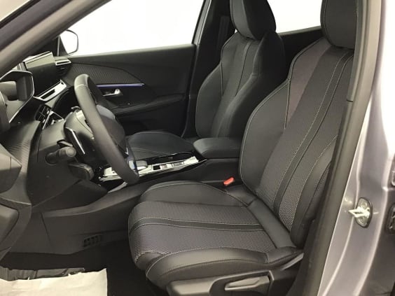 Peugeot 2008 HYBRID 145 Gt  1.2 HYBRID 136 gris artense