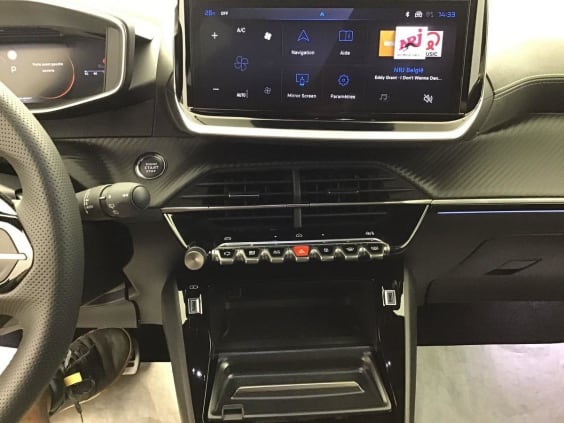 Peugeot 2008 HYBRID 145 Gt  1.2 HYBRID 136 gris artense