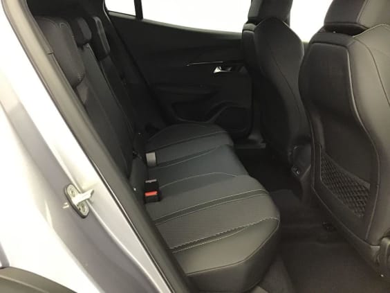 Peugeot 2008 HYBRID 145 Gt  1.2 HYBRID 136 gris artense