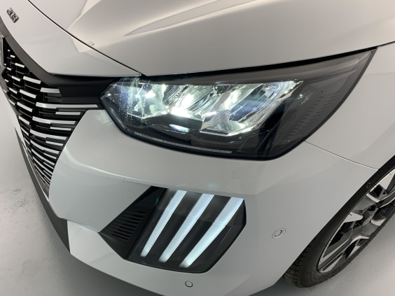 Peugeot 208 Hybrid 110 ch e-DCS6 Allure Blanc Okenite