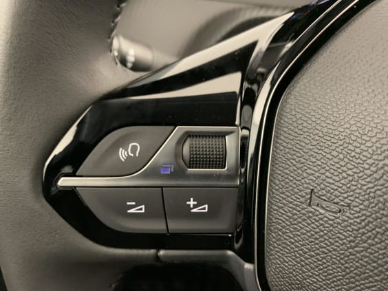 Peugeot 208 Hybrid 110 ch e-DCS6 Allure Blanc Okenite