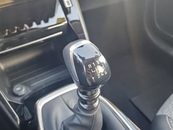 Peugeot 208 1.2 100 allure gris artense