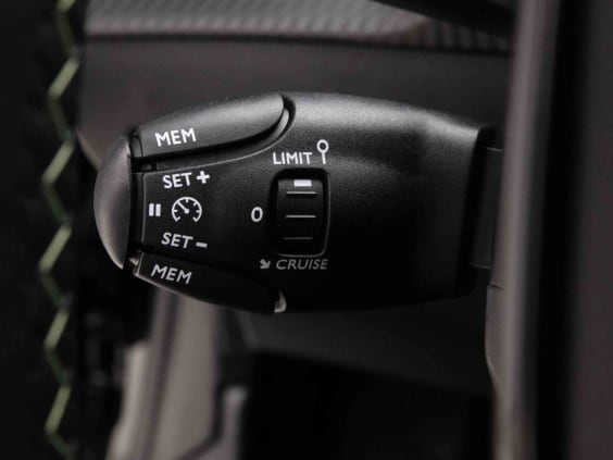 Peugeot 208 110 eDSC6 HYBRID GT-Line Noir