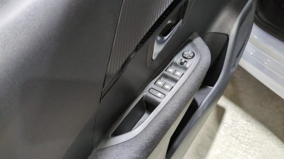 Peugeot 208 Hybrid 110 ch e-DCS6 Style Blanc Okenite
