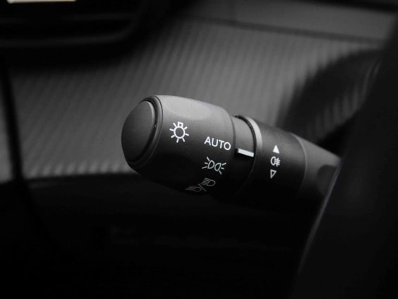 Peugeot 208 145 e-DSC6 Hybrid Allure Gris