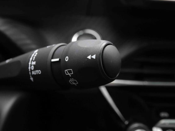 Peugeot 208 110 eDSC6 HYBRID GT-Line Noir