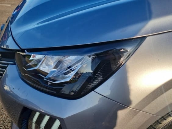 Peugeot 208 1.2 100 allure gris artense