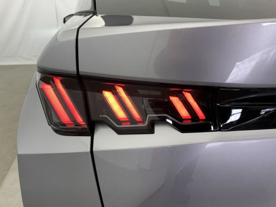 Peugeot 3008 Hybrid 145 e-DCS6 Allure gris artense