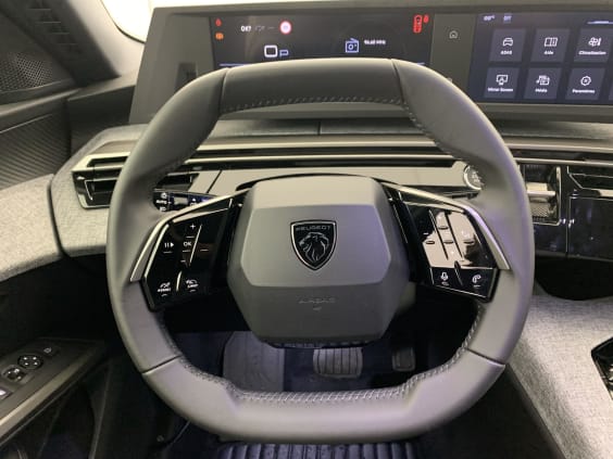 Peugeot 3008 Hybrid 145 e-DCS6 Allure gris artense