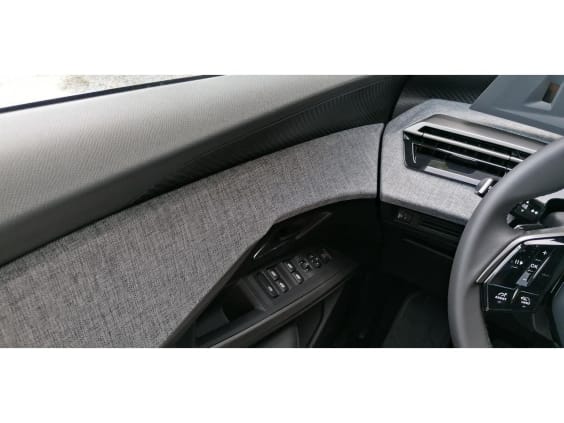 Peugeot 3008 1.2i Hybrid 145 e-DCS6  Allure Gris Artens