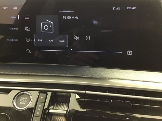 Peugeot 3008 Hybrid 145 e-DCS6 GT Exclusive Gris Titane