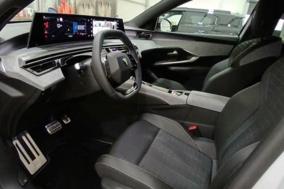 Peugeot 3008 Hybrid 136 e-DCS6 GT Blanc Okénite