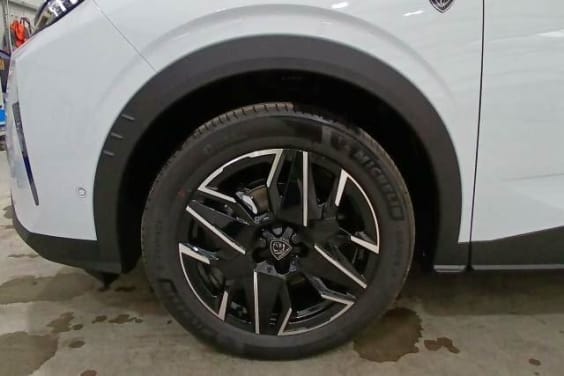 Peugeot 3008 Hybrid 136 e-DCS6 GT Blanc Okénite