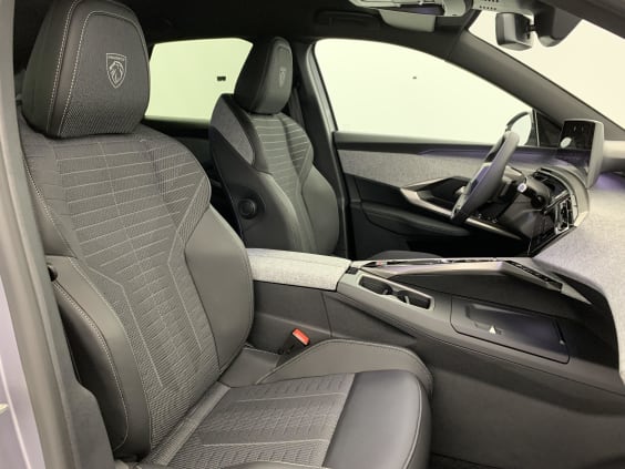 Peugeot 3008 Hybrid 145 e-DCS6 GT Gris Artense / Toit Noir