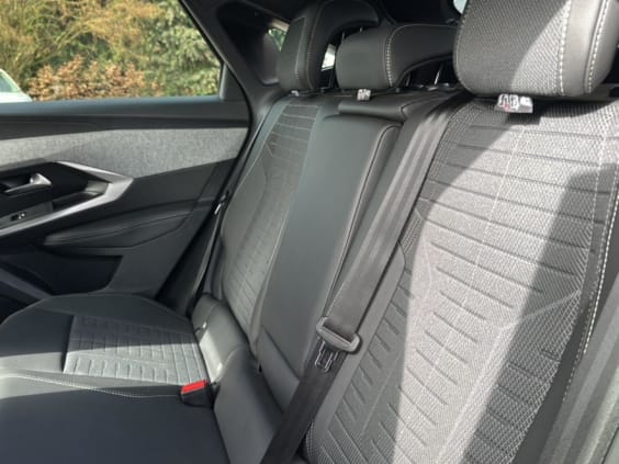 Peugeot 3008 1.2 hybrid 145 gt e-dcs6 gris artense